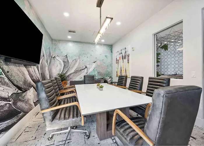 Boulevard Luxe 2br By The Stadium Pool Parking Gym 06 Apartment