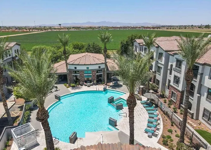 Boulevard Luxe 2br By The Stadium Pool Parking Gym 06 * Glendale