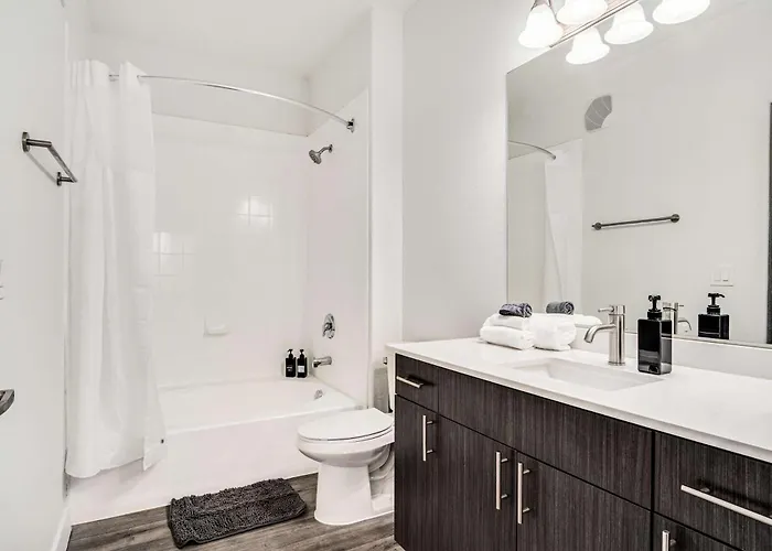 Boulevard Luxe 2br By The Stadium Pool Parking Gym 06 Apartment *