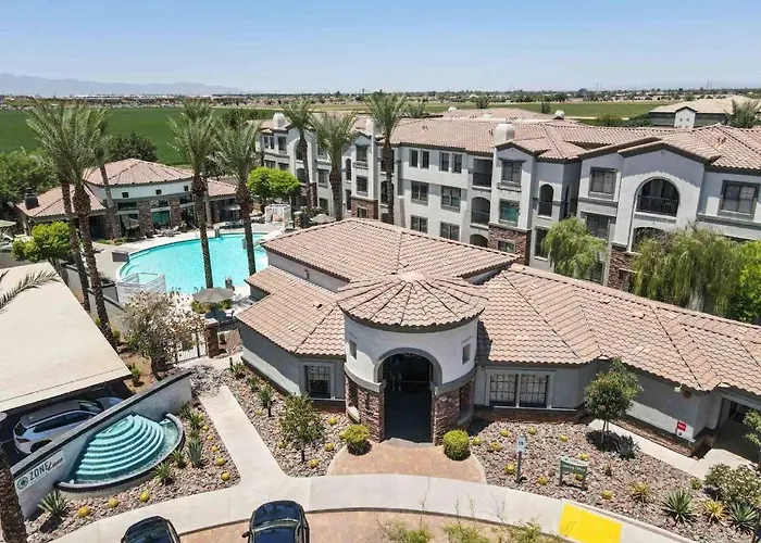 Boulevard Luxe 2br By The Stadium Pool Parking Gym 06 * Glendale