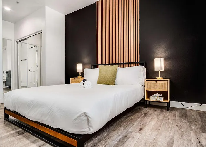 Boulevard Luxe 2br By The Stadium Pool Parking Gym 06 Apartment Glendale