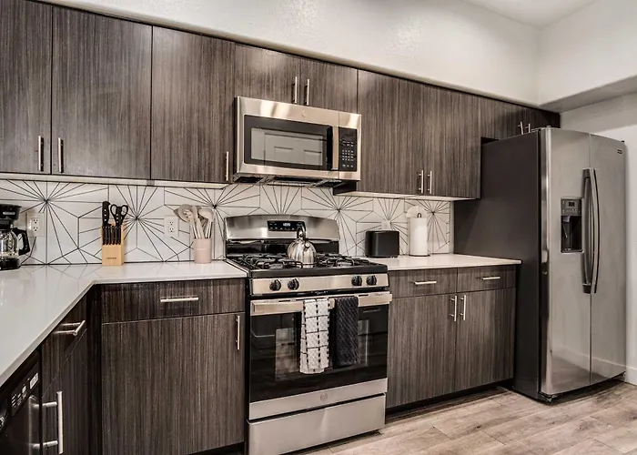 Boulevard Luxe 2br By The Stadium Pool Parking Gym 06 Apartment *